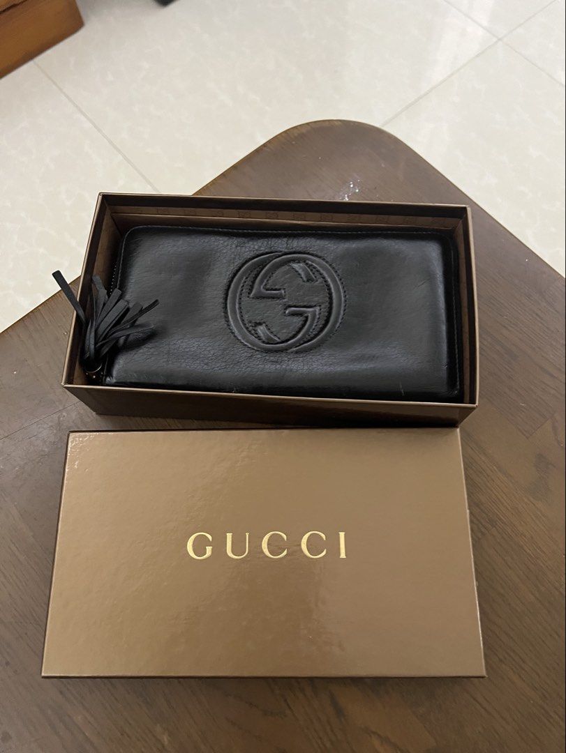 Authentic Gucci Soho zip wallet (Category: Luxury Bags & Wallets) located in San Pablo. Submitted by iamtrina (Listing ID 1435141891, Image 1). Description: Gucci soho wallet Color changed to black With box .