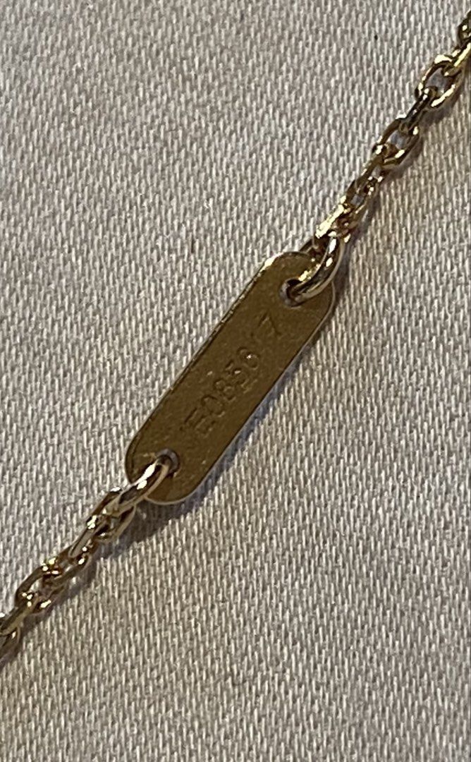 Authentic Van Cleef & Arpels Butterfly Necklace (Category: Necklaces) located in Quezon City. Submitted by shopaholicmum88 (Listing ID 1435157193, Image 2). Description: - Authentic Van Cleef & Arpels necklace - Butterfly pendant design - Features a gold chain - Mother-of-pearl inlay - Includes original box - Comes with authenticity certificate - Serial number: E088617 -AUTHENTIC OR TRIPLE MONEY BACK -MEET UP .