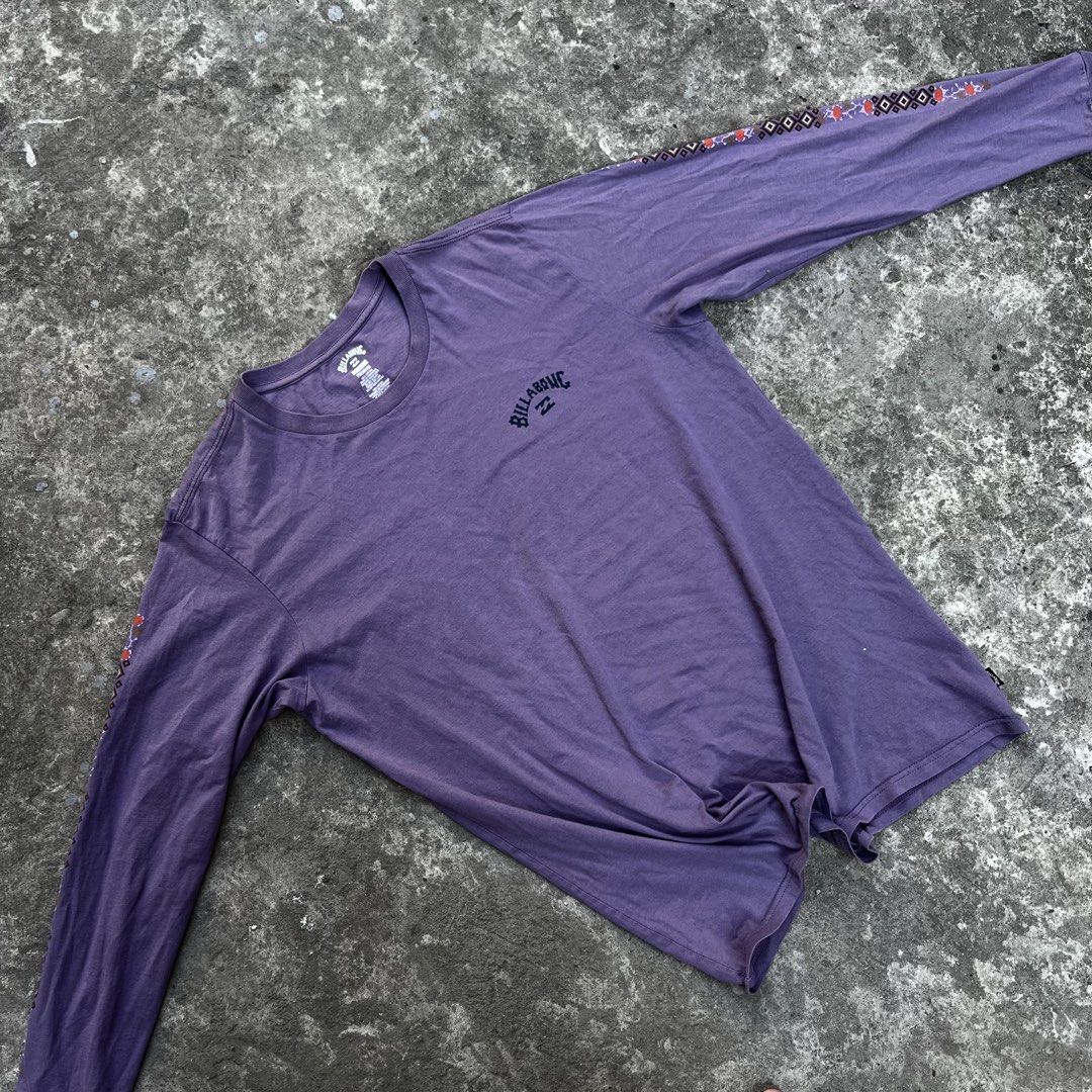 Billabong Long Sleeve Shirt (Category: Tshirts & Polo Shirts ) located in Manila. Submitted by michaellam55567 (Listing ID 1435130803, Image 1). Description: BILLABONG LONGSLEVEE COMPLETE TAGS SIZE:22 BY 28 COLOR RATW:9/10 ISSUE:NONE.
