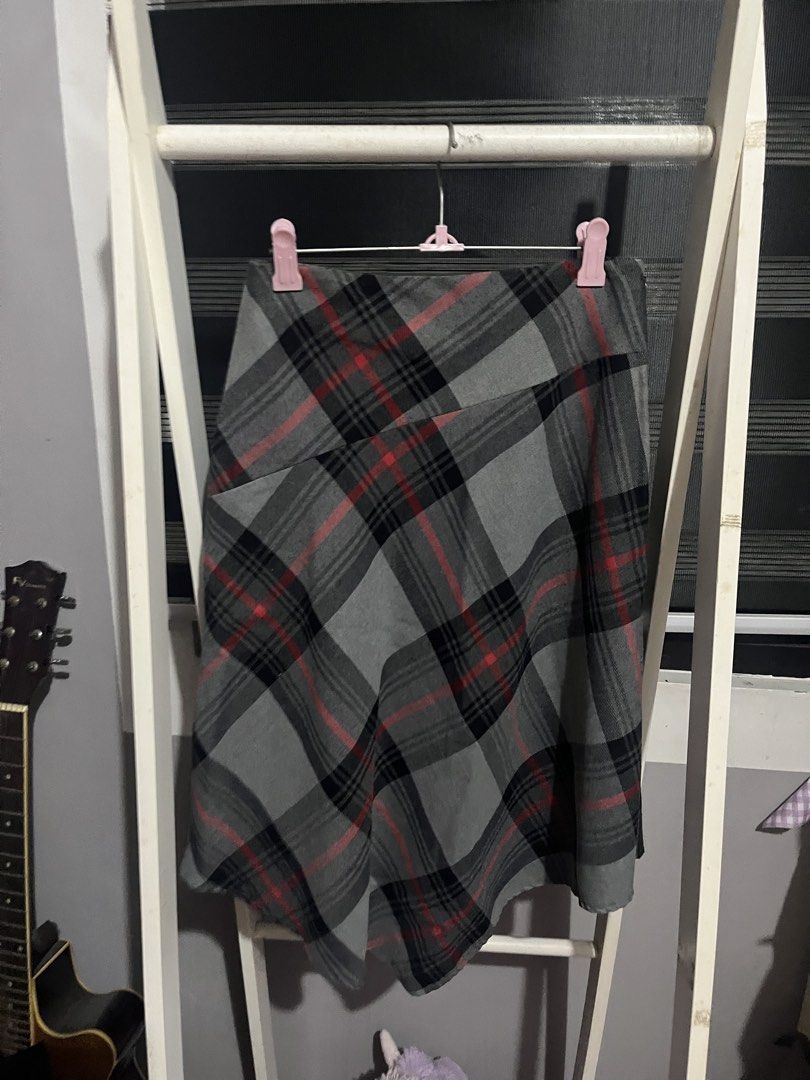 Black and Red Plaid Skirt (Category: Skirts) located in Kawit. Submitted by akcmrc (Listing ID 1435163048, Image 1). Description: 📍Kawit, Cavite - Stylish plaid skirt in gray, black, and red - Flattering A-line cut .