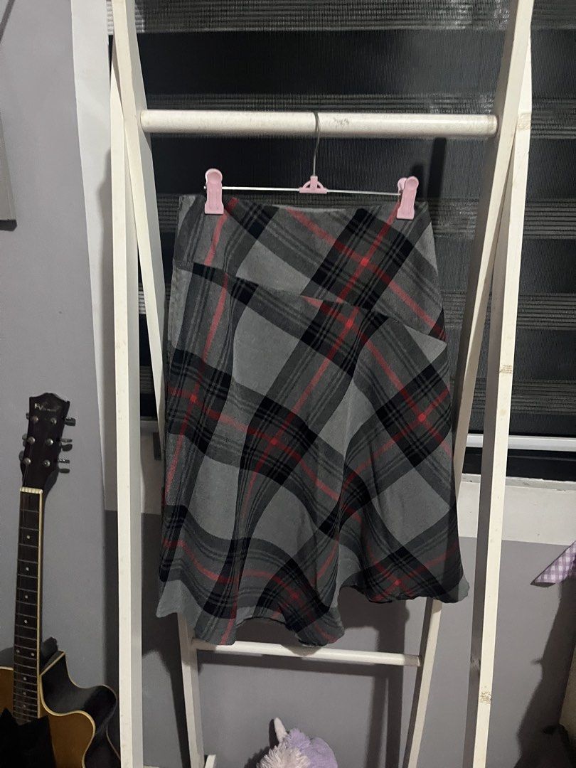 Black and Red Plaid Skirt (Category: Skirts) located in Kawit. Submitted by akcmrc (Listing ID 1435163048, Image 2). Description: 📍Kawit, Cavite - Stylish plaid skirt in gray, black, and red - Flattering A-line cut .