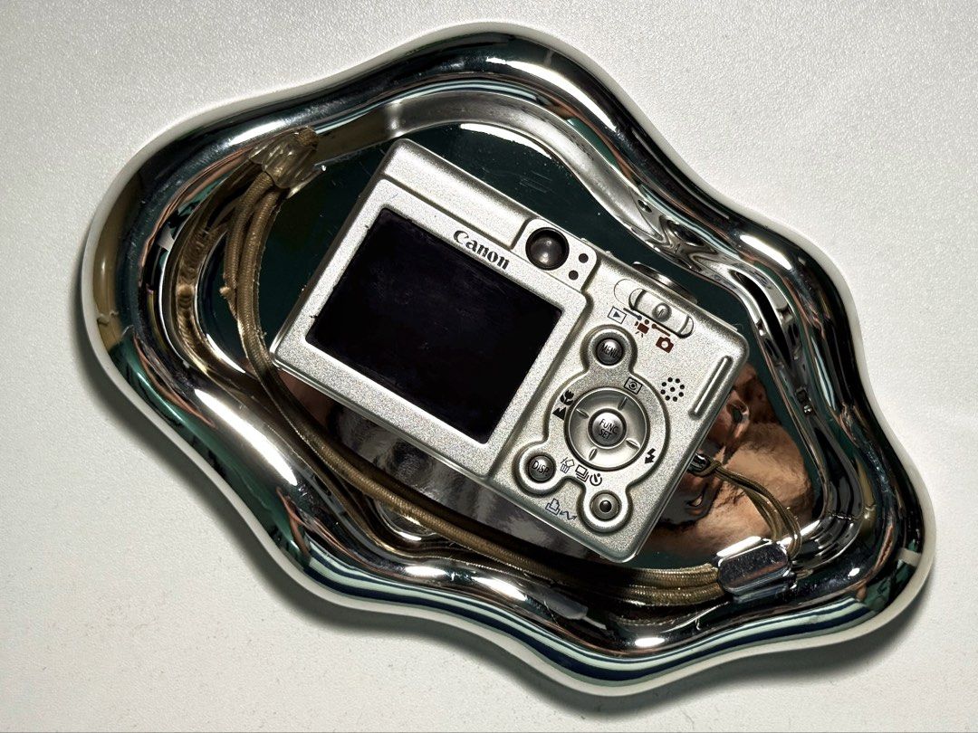 Canon PowerShot SD200 - UNTESTED (Category: Cameras) located in Manila. Submitted by aveileu (Listing ID 1435111212, Image 2). Description: ↩︎ Condition: Untested ✳︎ No battery to test ✳︎ Physical condition looks good ✳︎ Sold as-is ↩︎ Camera Specs: ✳︎ 3.2 Megapixels ✳︎ 3x Optical Zoom ✳︎ Compact & lightweight ✳︎ Classic digicam.