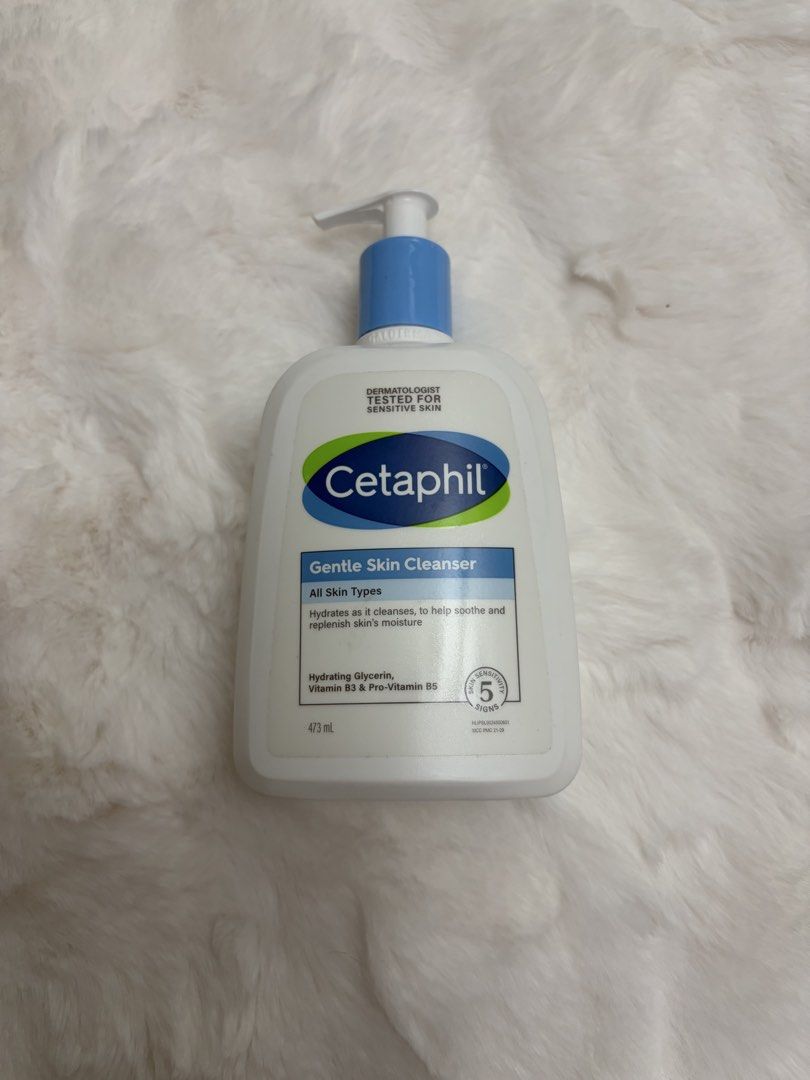 Cetaphil Gentle Skin Cleanser 473ml (Category: Face Care) located in Manila. Submitted by dermcare101 (Listing ID 1435014217, Image 1). Description: - Cetaphil Gentle Skin Cleanser (473ml) for all skin types. - Hydrates and cleanses. - Soothes and replenishes skin's moisture. - Defends against 5 signs of skin sensitivity: dryness, irritation, roughness, tightness, and a weakened skin moisture barrier. - Contains hydrating glycerin, Vitamin B3 & P