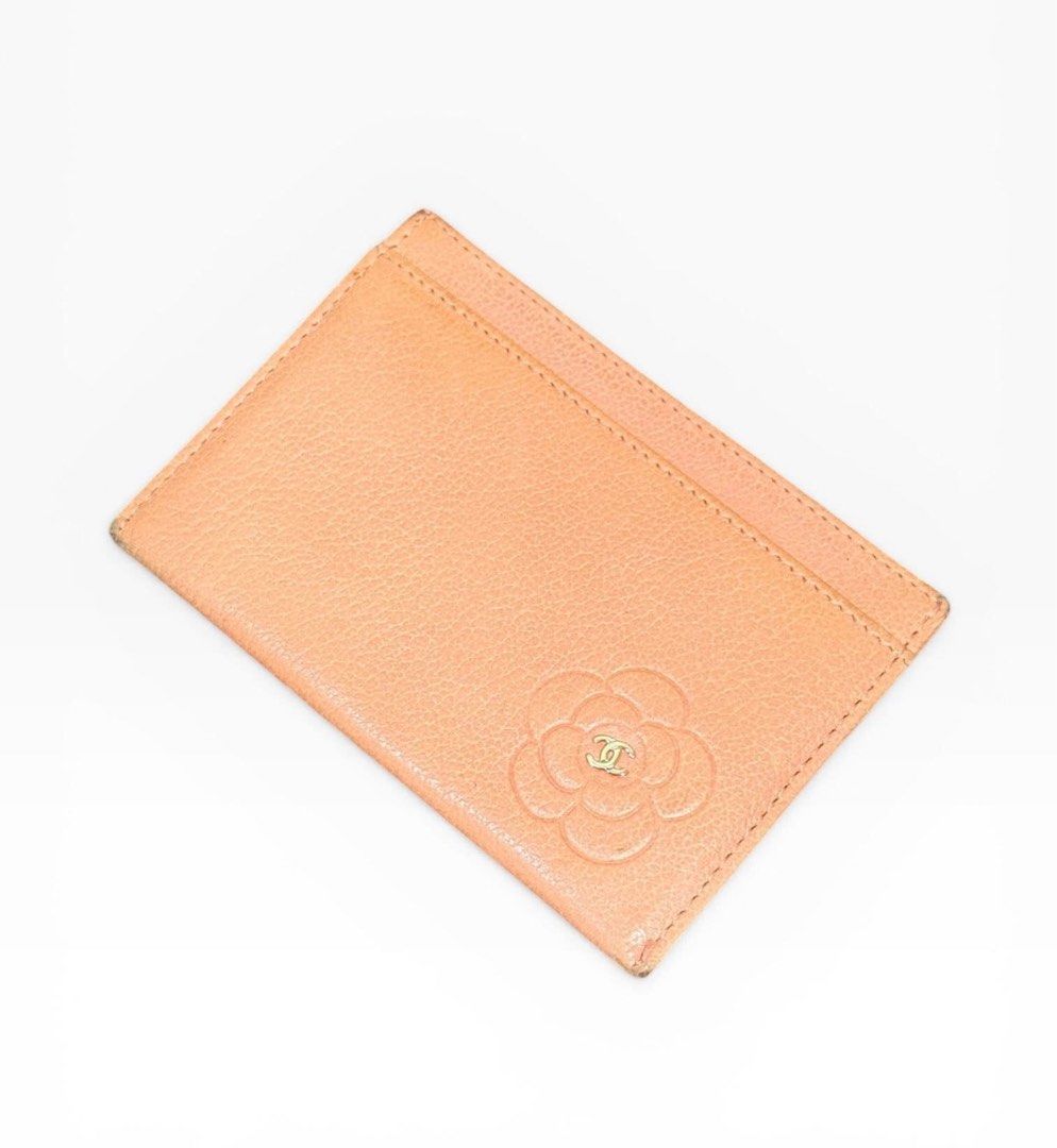Chanel Camelia Card Holder (Category: Luxury Bags & Wallets) located in Antipolo. Submitted by leauthenticite2022 (Listing ID 1435128524, Image 3). Description: Camellia Card Holder Lightly Used Condition *Rubs on corners, otherwise good condition P9,000 only!.
