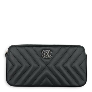 (Category: ) located in . Submitted by carousellluxury (Listing ID 1401974997, Image 1). Description: .