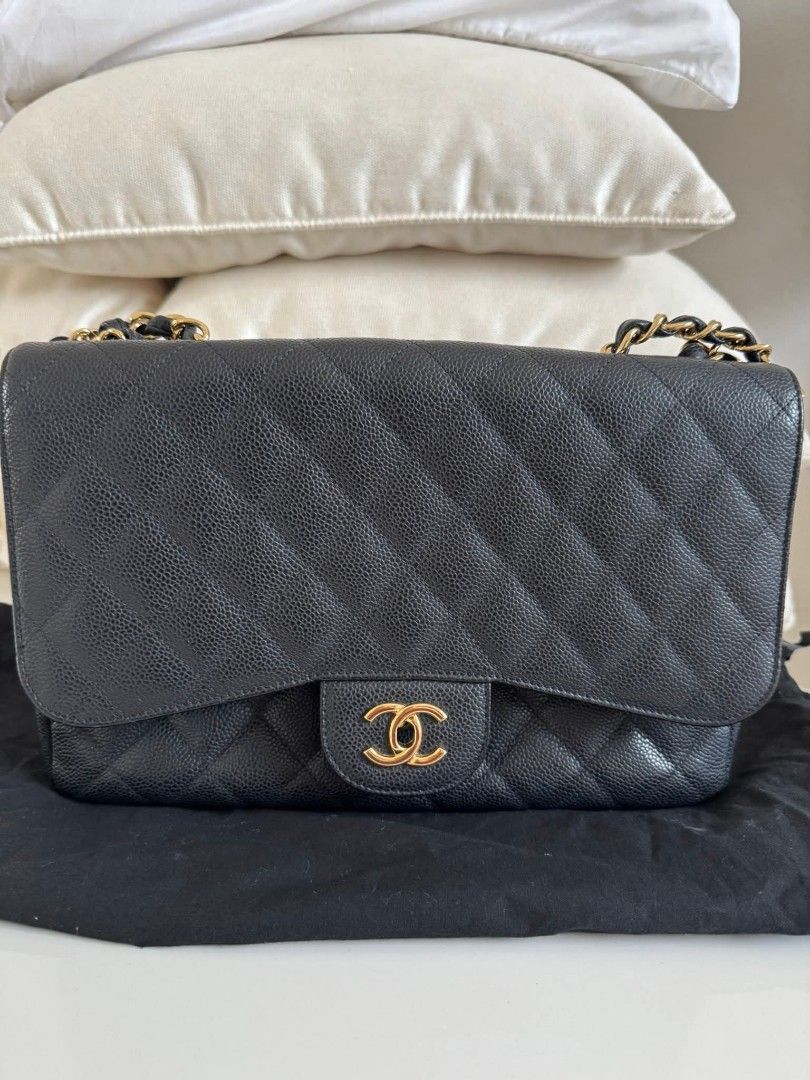 Chanel single jumbo flap caviar (Category: Luxury Bags & Wallets) located in Makati City. Submitted by annamai1 (Listing ID 1435007254, Image 1). Description: chanel jumbo flap caviar gold hardware single flap.