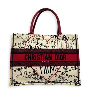 (Category: ) located in . Submitted by carousellluxury (Listing ID 1435089929, Image 1). Description: .