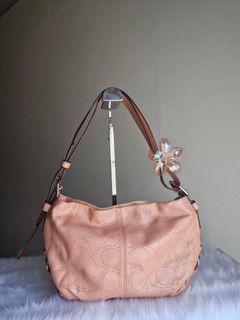 (Category: ) located in . Submitted by isla.fabrics (Listing ID 1435161938, Image 1). Description: .