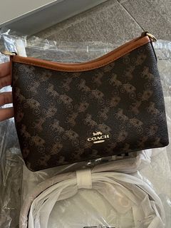 (Category: ) located in . Submitted by wsister_fancybrand (Listing ID 1435060834, Image 1). Description: .