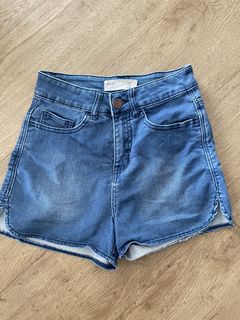 (Category: ) located in . Submitted by thriftandtreasures (Listing ID 1435060862, Image 1). Description: .