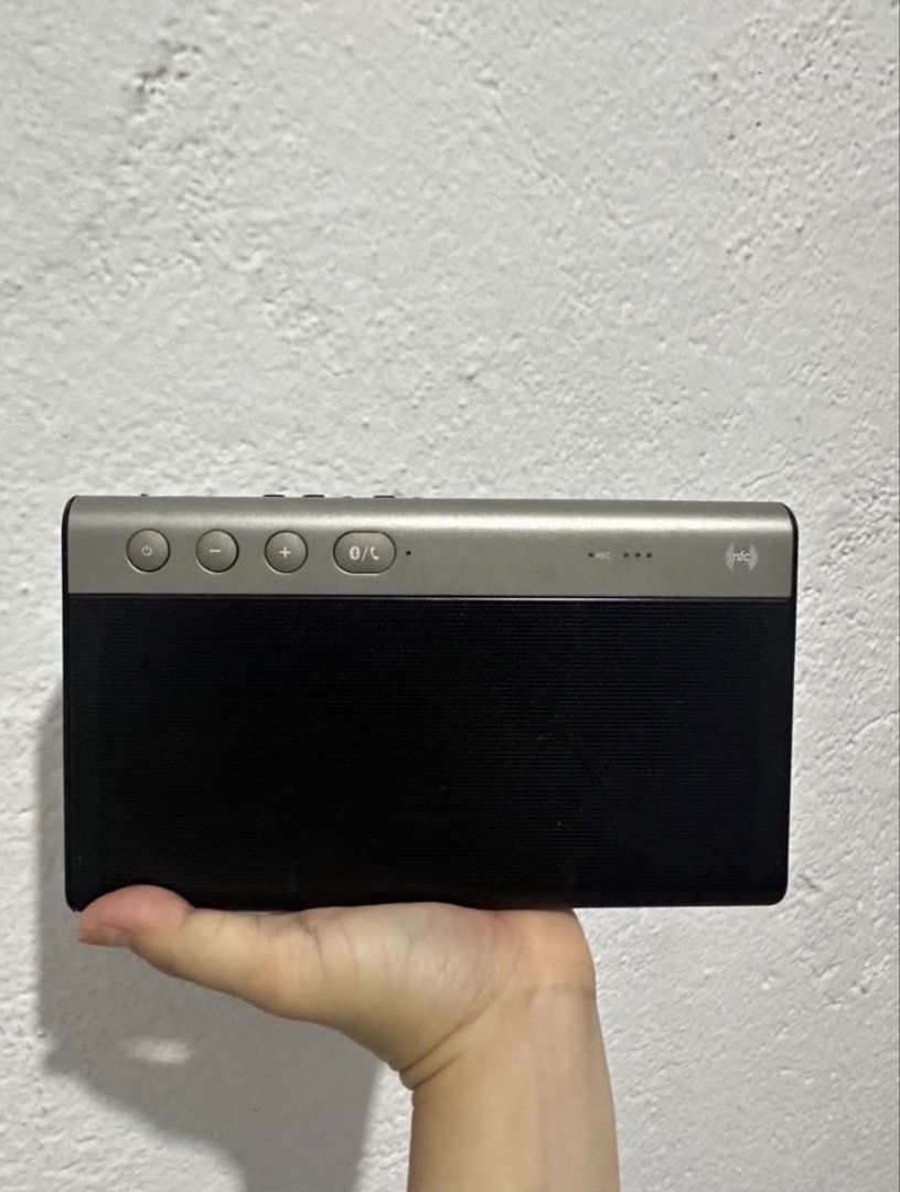 Creative Sound Blaster Roar 2 Bluetooth Speaker (Category: Soundbars, Speakers & Amplifiers) located in Manila. Submitted by keishache04272 (Listing ID 1435165826, Image 3). Description: - Creative Sound Blaster Roar 2 Bluetooth speaker - Includes speaker and charger - Comes in original box - Features: - Volume control - Playback control - Multiple ports - Design: Black front, silver top Bought in Singapore. Used a couple of times with free pouch