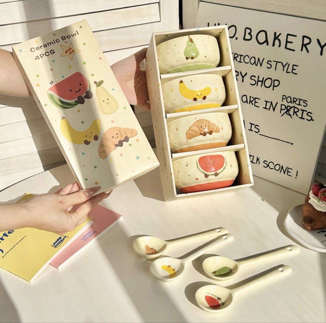 Cute Ceramic Bowl Set with Spoons440766935755008000