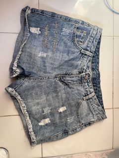 (Category: ) located in . Submitted by heavendeclutter (Listing ID 1435012061, Image 1). Description: .