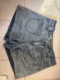 (Category: ) located in . Submitted by heavendeclutter (Listing ID 1435012201, Image 1). Description: .