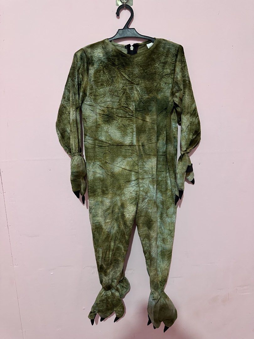 Dinosaur Costume 6-7 years old (Category: Babies & Kids Fashion) located in Ajuy. Submitted by ellaoffrell5290 (Listing ID 1435038722, Image 2). Description: .