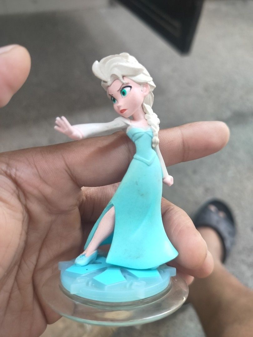 Disney Infinity Frozen Figures (Category: Figurines & Statues) located in Plaridel. Submitted by klayskolektibols (Listing ID 1435043482, Image 2). Description: - Set of 3 Disney Infinity figures - Features Olaf, Elsa, and Anna from Frozen - Each figure on a clear base - Made of plastic with vibrant colors - Detailed character designs.