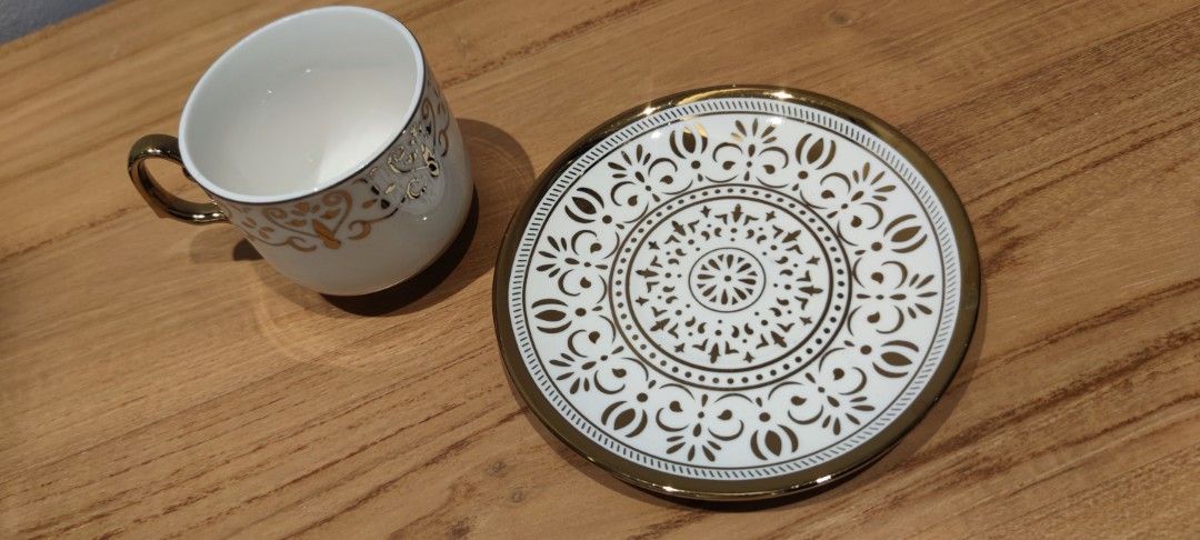 Elegant Gold Trim Tea Cup Set440661489757736961