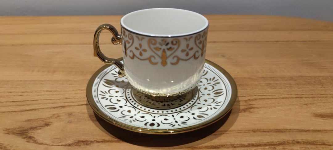 Elegant Gold Trim Tea Cup Set440661489757736962