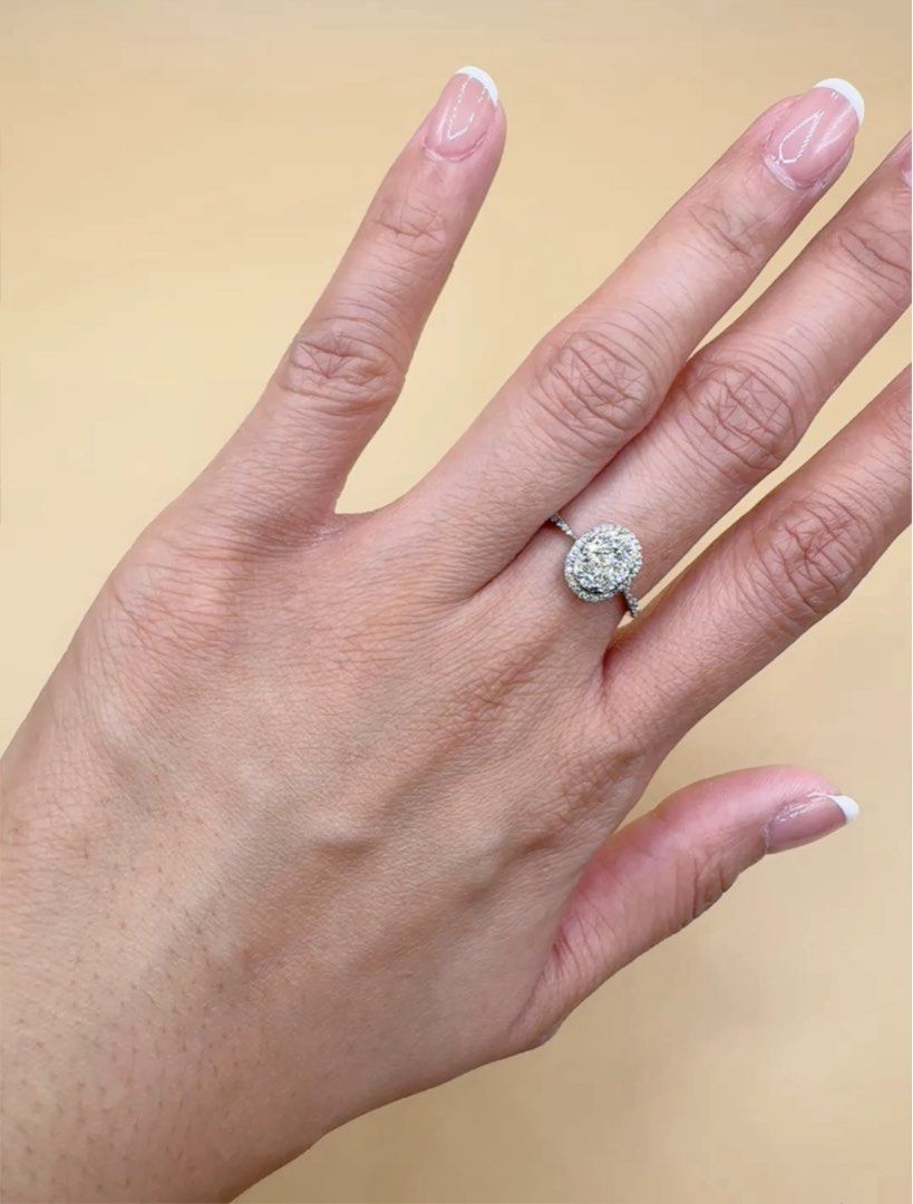 Engagement Diamond Ring (Category: Rings) located in Quezon City. Submitted by thykhloe (Listing ID 1435035611, Image 2). Description: White Gold (Natural Diamond) Ring Size: 7.