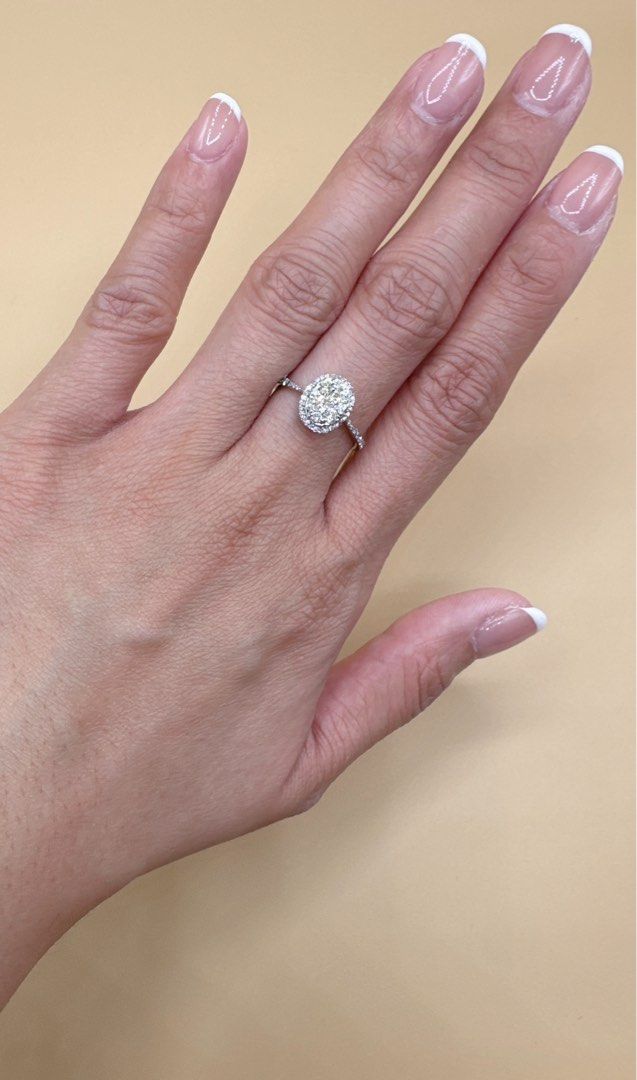 Engagement Diamond Ring (Category: Rings) located in Quezon City. Submitted by thykhloe (Listing ID 1435035611, Image 1). Description: White Gold (Natural Diamond) Ring Size: 7.