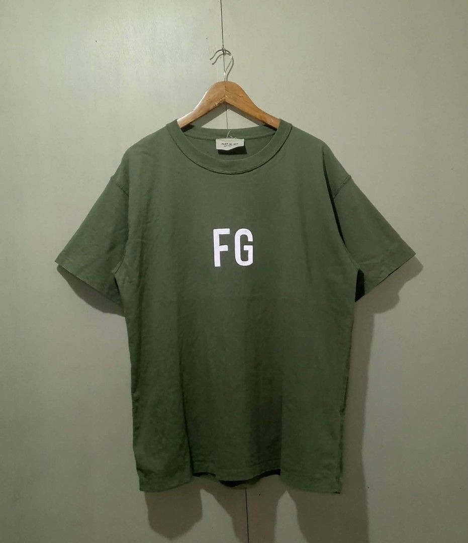 FEAR OF GOD TSHIRT (Category: Tshirts & Polo Shirts ) located in Cabuyao City. Submitted by max_0198 (Listing ID 1435096497, Image 1). Description: Size Medium 23 Width 29 Length No Issue 10/10 color rate Excellent Condition.