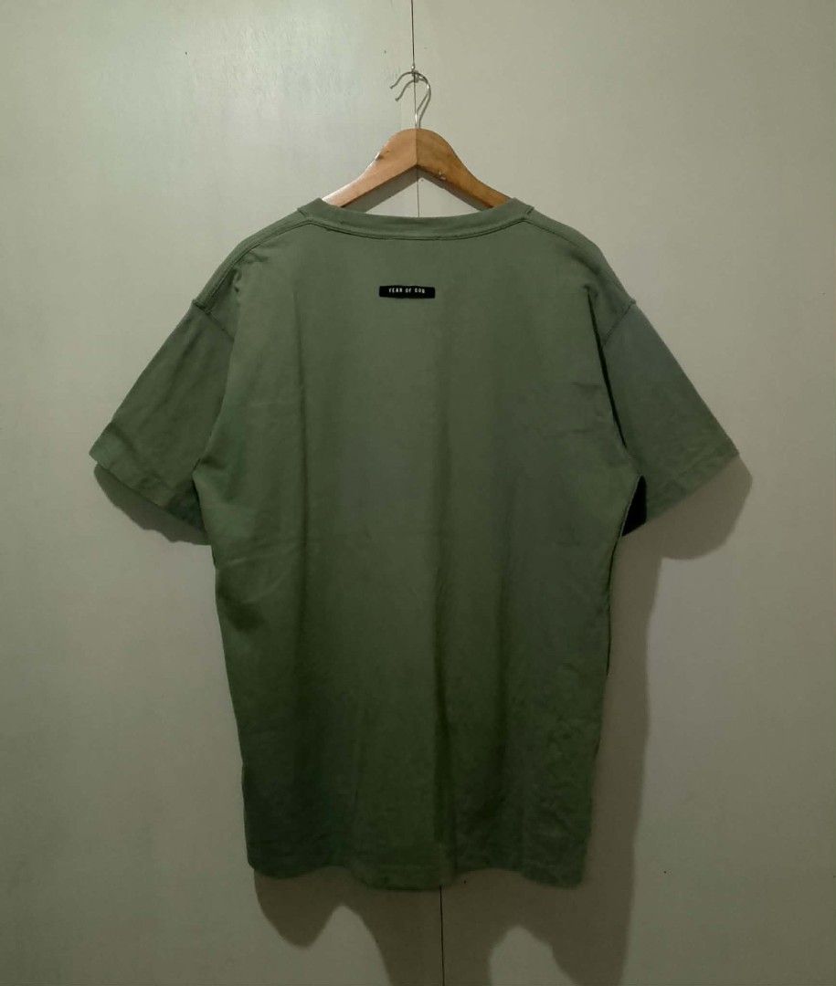 FEAR OF GOD TSHIRT (Category: Tshirts & Polo Shirts ) located in Cabuyao City. Submitted by max_0198 (Listing ID 1435096497, Image 2). Description: Size Medium 23 Width 29 Length No Issue 10/10 color rate Excellent Condition.
