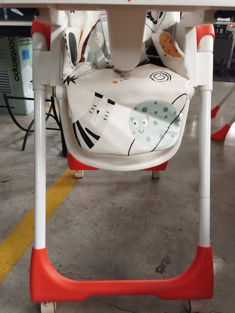 FOLDABLE BABY HIGH CHAIR (Category: Baby High Chairs) located in Caloocan City. Submitted by dhiony (Listing ID 1435043268, Image 3). Description: -BRAND NEW -W/ BOX -NEW ARRIVAL -W/ WHEELS -YOBOO BRAND.