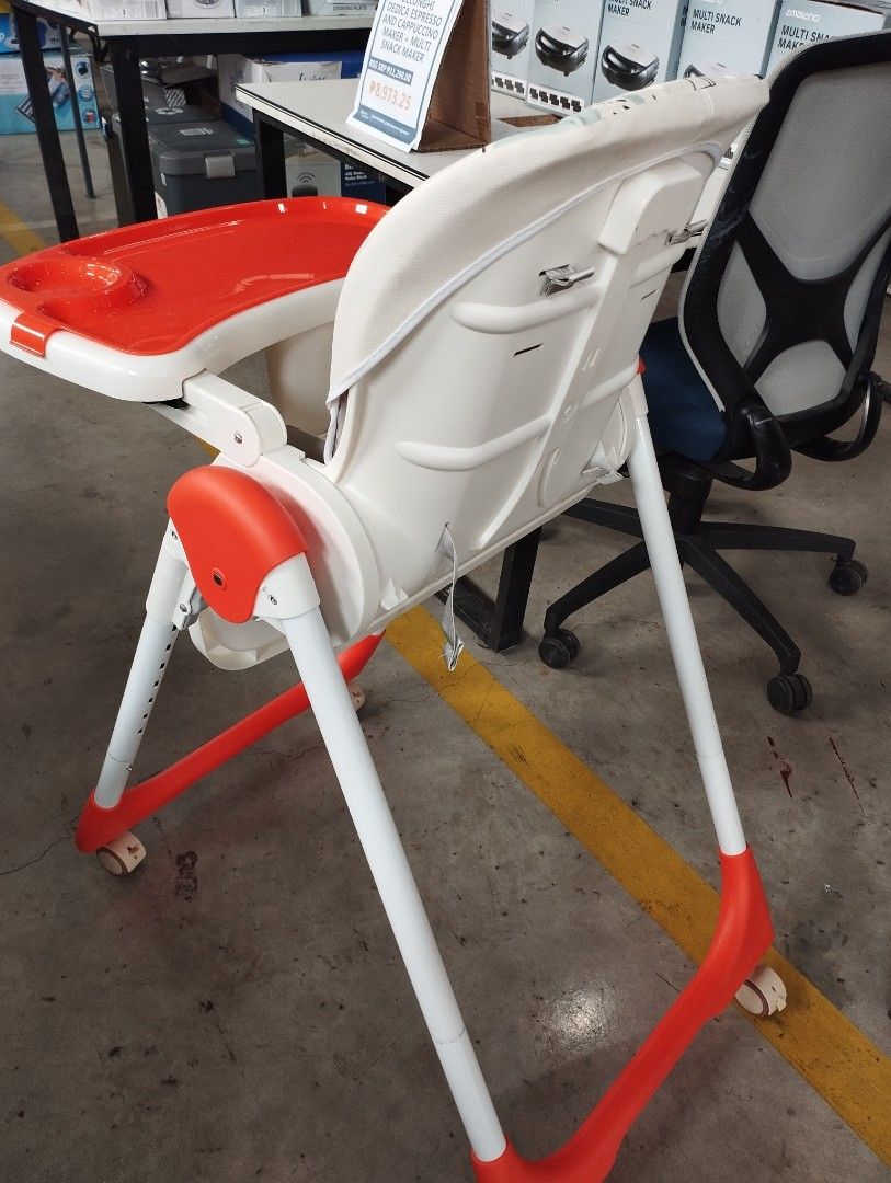 FOLDABLE BABY HIGH CHAIR (Category: Baby High Chairs) located in Caloocan City. Submitted by dhiony (Listing ID 1435043268, Image 2). Description: -BRAND NEW -W/ BOX -NEW ARRIVAL -W/ WHEELS -YOBOO BRAND.