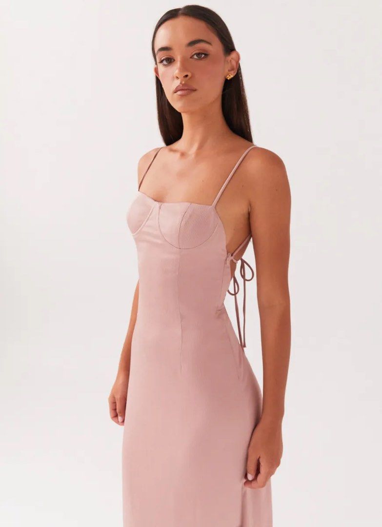 FOR RENT: Peppermayo maxi dress (Category: Dresses) located in Taguig. Submitted by batmanssidehoe (Listing ID 1435044489, Image 1). Description: Rent for 3 days: 500 pesos (plus 100 for extra day) Sec deposit: 1,000 pesos (will return after rental and if no damages or stains).