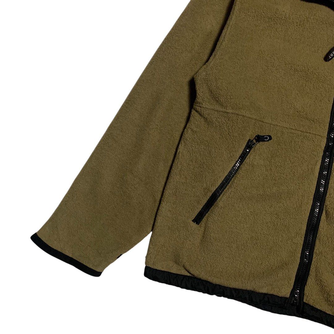 Fred Perry Japan Zip-UP Fleece Jacket (Category: Coats, Jackets and Outerwear) located in Baguio. Submitted by thesecretshop_ph (Listing ID 1435039841, Image 2). Description: Size: Large Lenght: 27” Width: 22” Issue: Needs Wash .