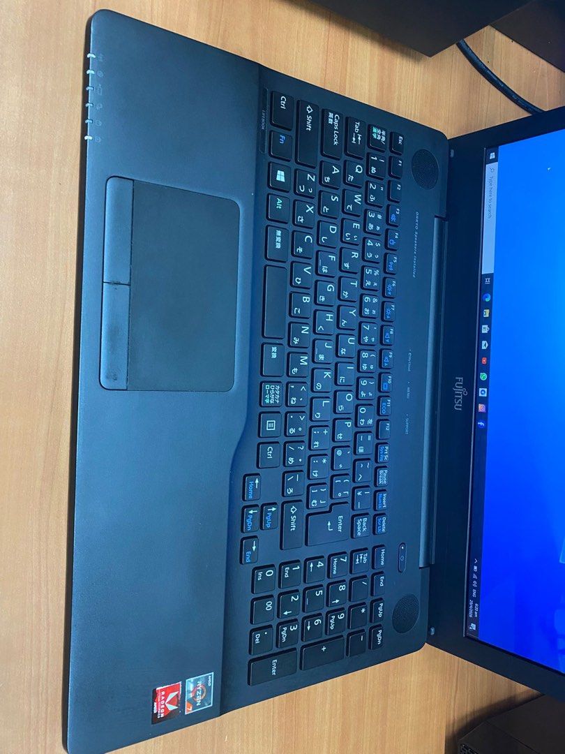 Fujitsu Laptop - Windows 10 Pro440596177114245122