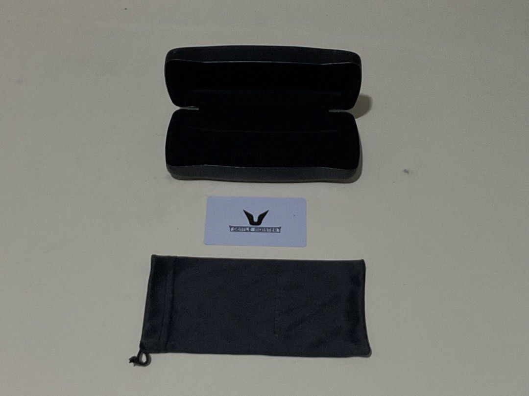 [NEW] Gentle Monster Sunglasses (Category: Sunglasses & Eyewear) located in Quezon City. Submitted by _aceys (Listing ID 1435140504, Image 2). Description: - Gentle Monster sunglasses - White frame, green-tinted lenses - Includes black case - Includes microfiber pouch - Includes card - Modern and fashionable design - Ideal for everyday use - Provides protection when not in use.