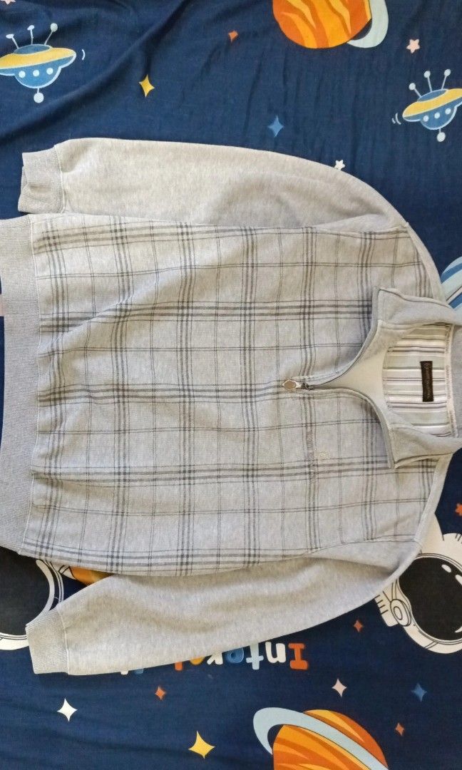 Gianni Valentino Half Zip Pull Over Sweater - Good Condition (Category: Coats, Jackets and Outerwear) located in Manila. Submitted by wayneee._5 (Listing ID 1435022388, Image 3). Description: Gianni Valentino Half Zip Sweater Meduim - Large Size Best Fit For Large and Meduim.