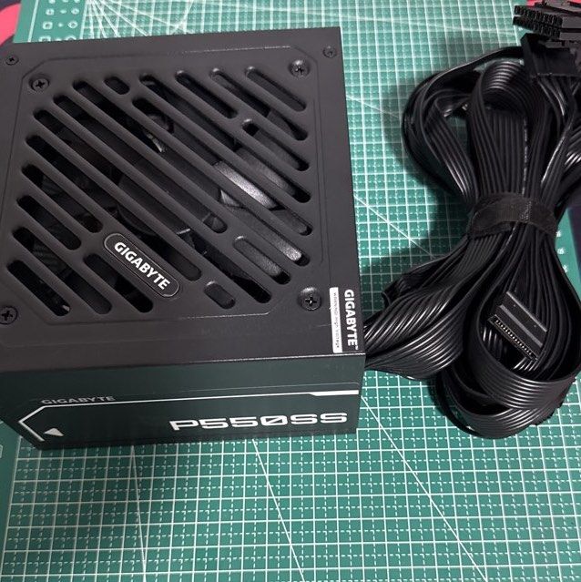 Gigabyte P550S 550W 80+ Silver Power Supply