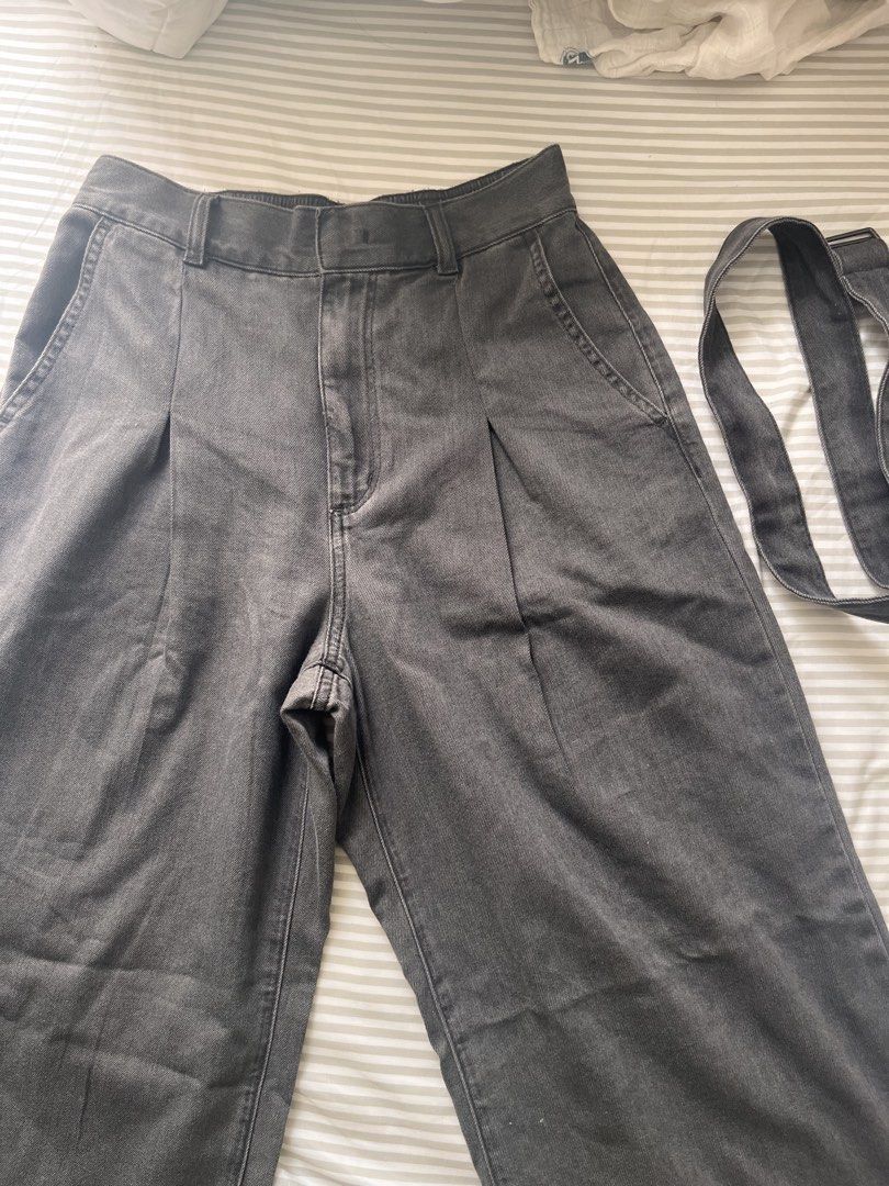 GU Wide Leg Pants with Belt - Gray (Category: Other Bottoms) located in Pasig City. Submitted by kit_cat (Listing ID 1435005141, Image 2). Description: - GU gray wide-leg pants - Size: L - Features: - Pleated front - Matching belt - Elastic waistband (back) - Fabric: Denim-like - Pockets: Two front, one back Note: never been used, just removed the tag for washing. Bought from a pasabuy service based in Japan. .