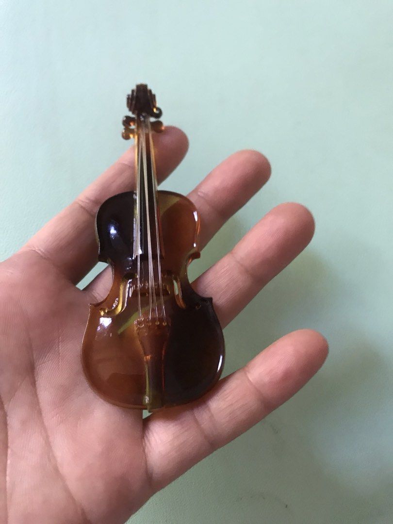 Guitar brooch Made in Japan (Category: Brooches) located in Tuguegarao City. Submitted by rox_onlineshop (Listing ID 1435044565, Image 3). Description: Oversized brooch Made in Japan.