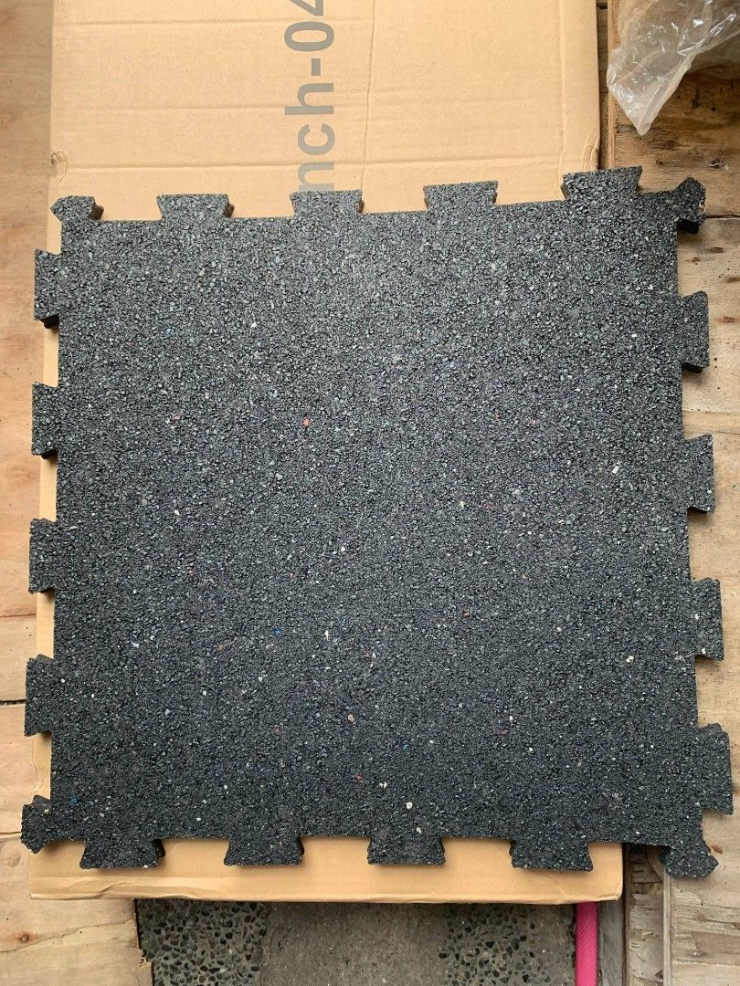 High density puzzle mat 1000mmx1000mmx1.5cm (Category: Exercise Mats) located in Valenzuela. Submitted by carlo_023 (Listing ID 1435014829, Image 3). Description: high density puzzle mat 100x100x1.5cm 1350 per piece.