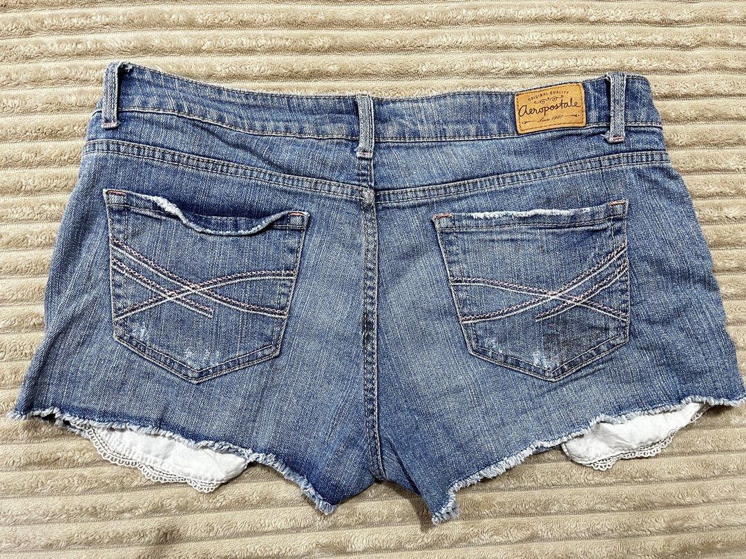 Aeropostale Denim Short (Category: Shorts) located in Calamba. Submitted by kerlythreads (Listing ID 1435127476, Image 3). Description: size 33 no issue.