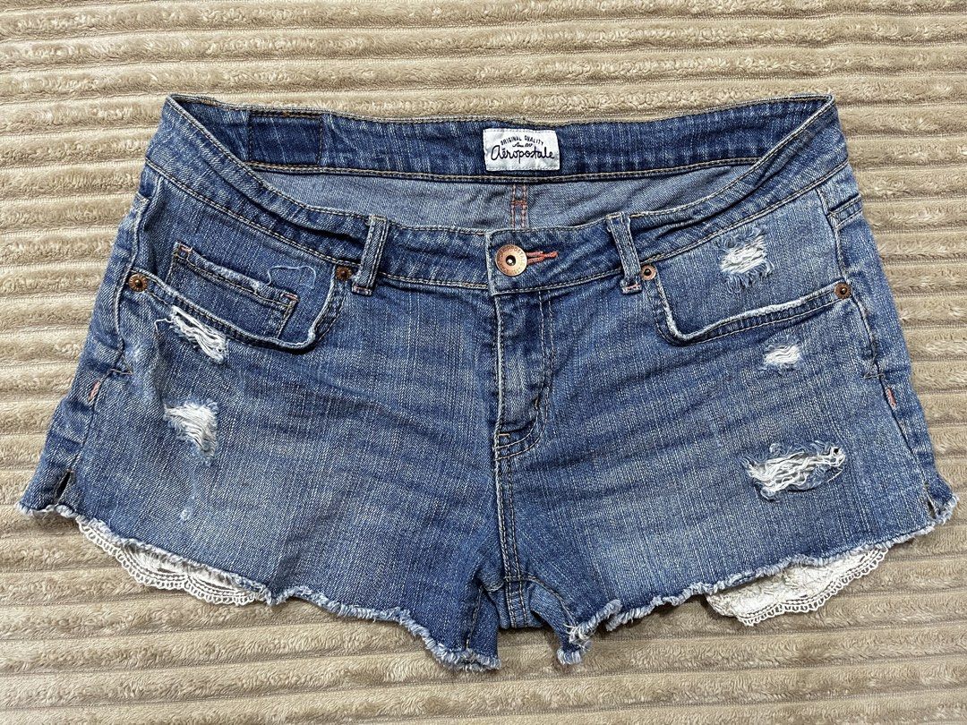 Aeropostale Denim Short (Category: Shorts) located in Calamba. Submitted by kerlythreads (Listing ID 1435127476, Image 1). Description: size 33 no issue.