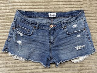 (Category: ) located in . Submitted by kerlythreads (Listing ID 1435127476, Image 1). Description: .