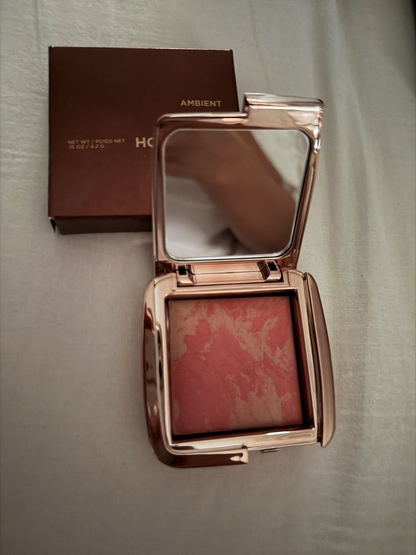 Hourglass Ambient Lighting Blush (Category: Makeup) located in Mandaluyong City. Submitted by theprettysupply (Listing ID 1435030742, Image 2). Description: - Hourglass Ambient Lighting Blush compact - Brand new, in original packaging - Marbled blush with pink and peach shades - Includes a mirror - Net weight: 4.2g / 0.15 oz.