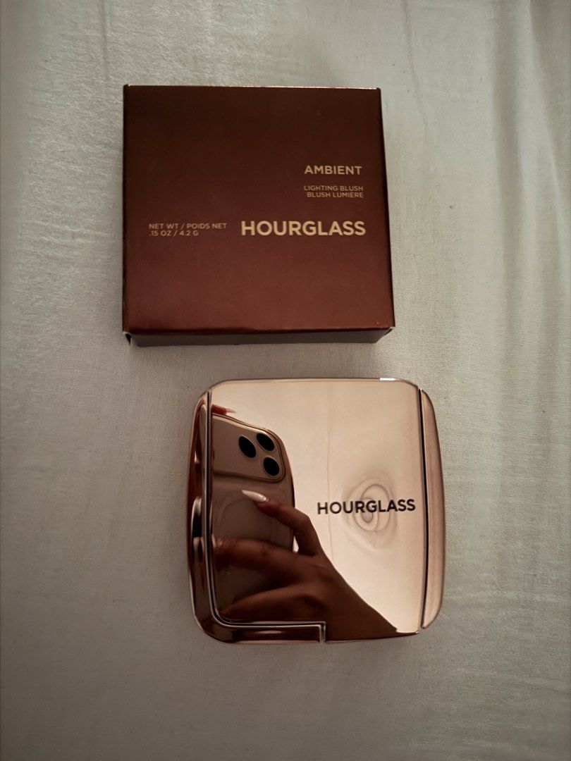 Hourglass Ambient Lighting Blush (Category: Makeup) located in Mandaluyong City. Submitted by theprettysupply (Listing ID 1435030742, Image 3). Description: - Hourglass Ambient Lighting Blush compact - Brand new, in original packaging - Marbled blush with pink and peach shades - Includes a mirror - Net weight: 4.2g / 0.15 oz.