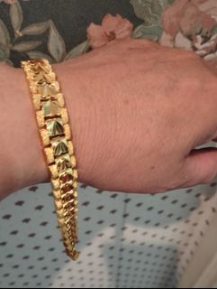 (Category: ) located in . Submitted by quickfox-8936 (Listing ID 1435056378, Image 1). Description: .