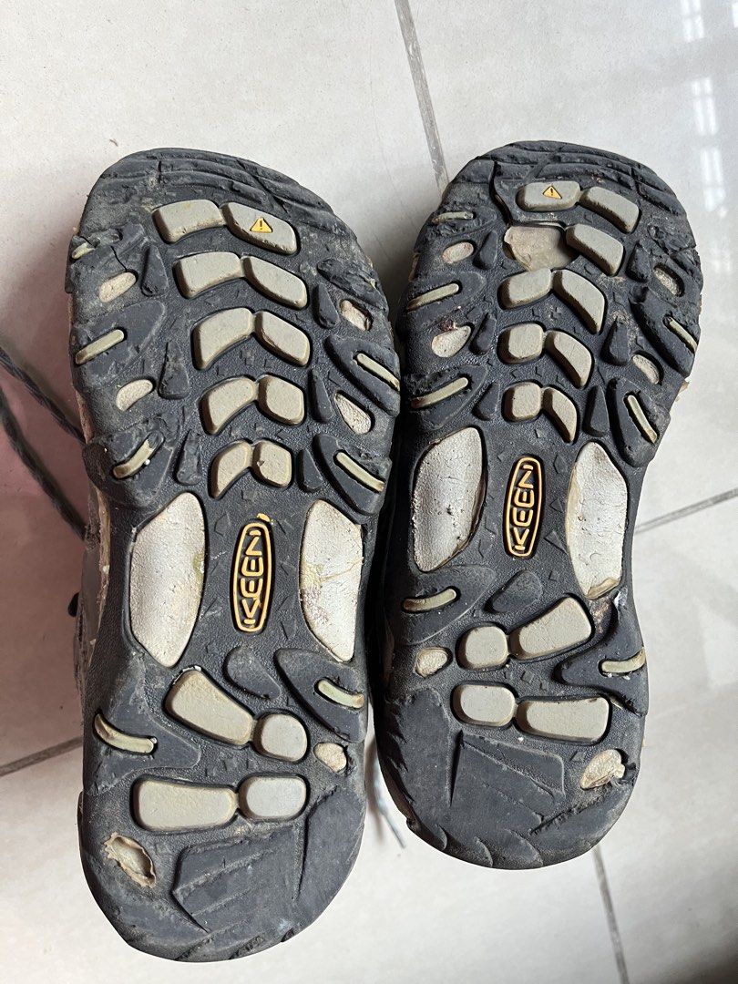 Keen Hiking Boots - Grey - EU 35.5, CM 22.5 (Category: Hiking & Camping) located in Singapore. Submitted by teolayching (Listing ID 1435045669, Image 3). Description: - Used Keen hiking boots - Signs of wear present (soles & uppers) - Sole was re-glued with very strong glue - Mesh and laces are intact - Suitable for light hiking and outdoor activities - Please view all photos for condition details.