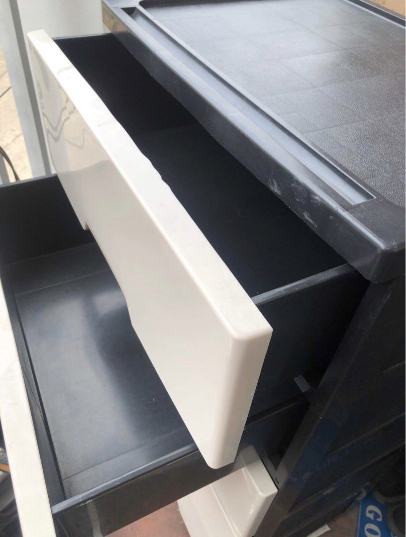 Keyhome Modern Clothes 5 Layer Drawer Cabinet (Category: Shelves, Cabinets & Racks) located in Caloocan City. Submitted by beyasclothing (Listing ID 1435101013, Image 2). Description: - Keyhome drawer cabinet - Original Price ₱2599 (still has price tag 🏷️) - 5 spacious drawers - Modern design - Smooth-sliding drawers - Ideal for clothes and other items - Ready to use - Ready for shipment 📍South Caloocan Pm me for more details :))).
