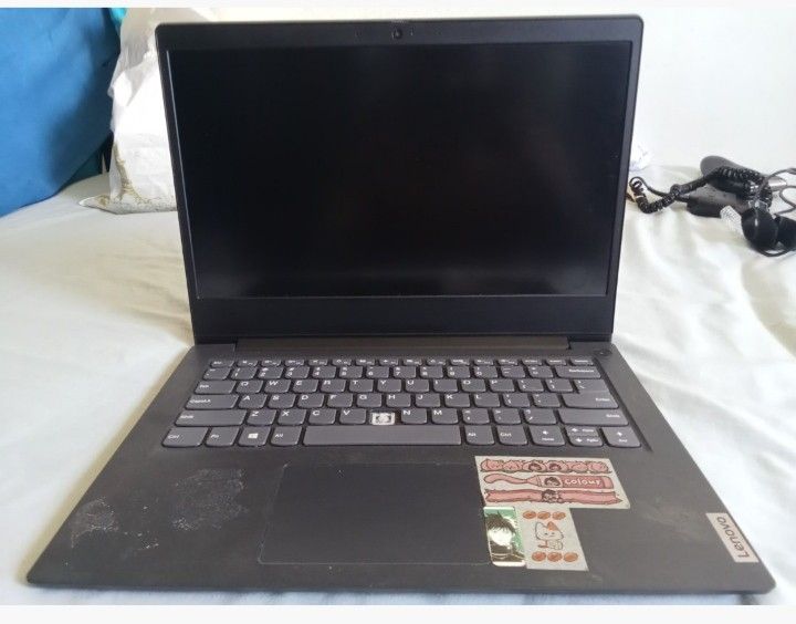 Laptop439976467723735044
