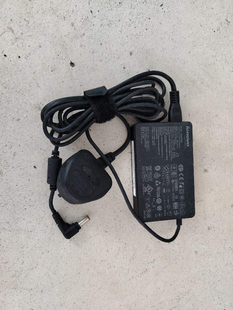 Laptop charger440329805979996162