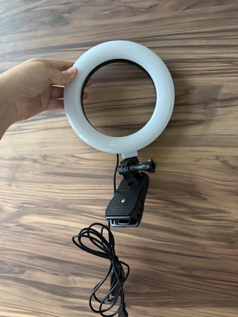 LED Ring Light (Category: Lighting) located in Singapore. Submitted by haoshifasheng (Listing ID 1435085321, Image 3). Description: - USB powered for easy use. - Ideal for selfies, video calls, and content creation. - 3 light color and multiple bright level One for 12, Two for 20 .