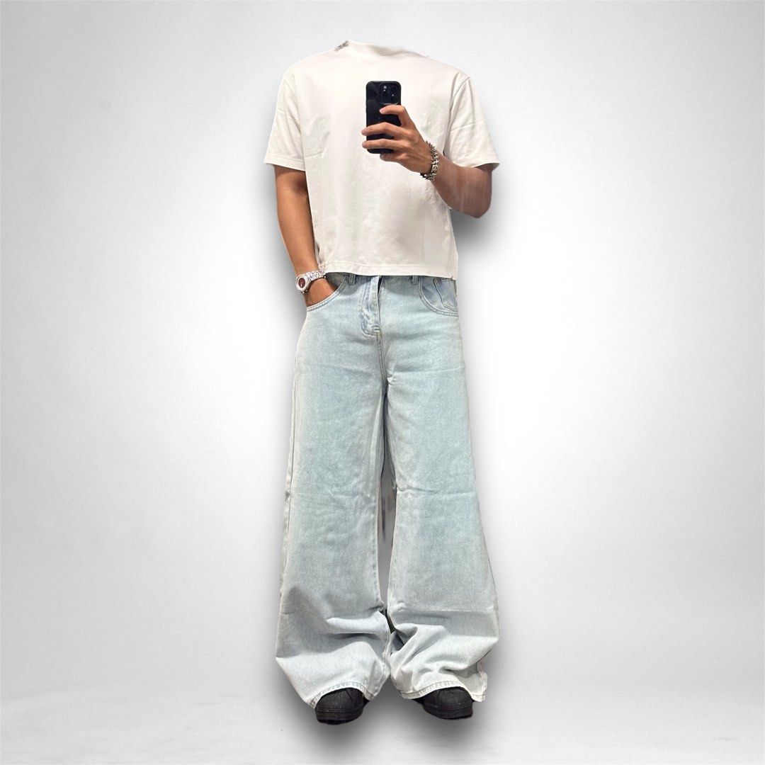 Light Wash Super Wide Leg Jeans (Category: Jeans) located in San Pedro. Submitted by karluash (Listing ID 1381426665, Image 3). Description: Waist: 30 inches Length: 44 inches Thighs: 13 inches Leg Opening: 13.5 inches Flaws: none.