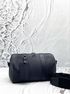 (Category: ) located in . Submitted by redrabbitluxury_singpore (Listing ID 1435103804, Image 1). Description: .